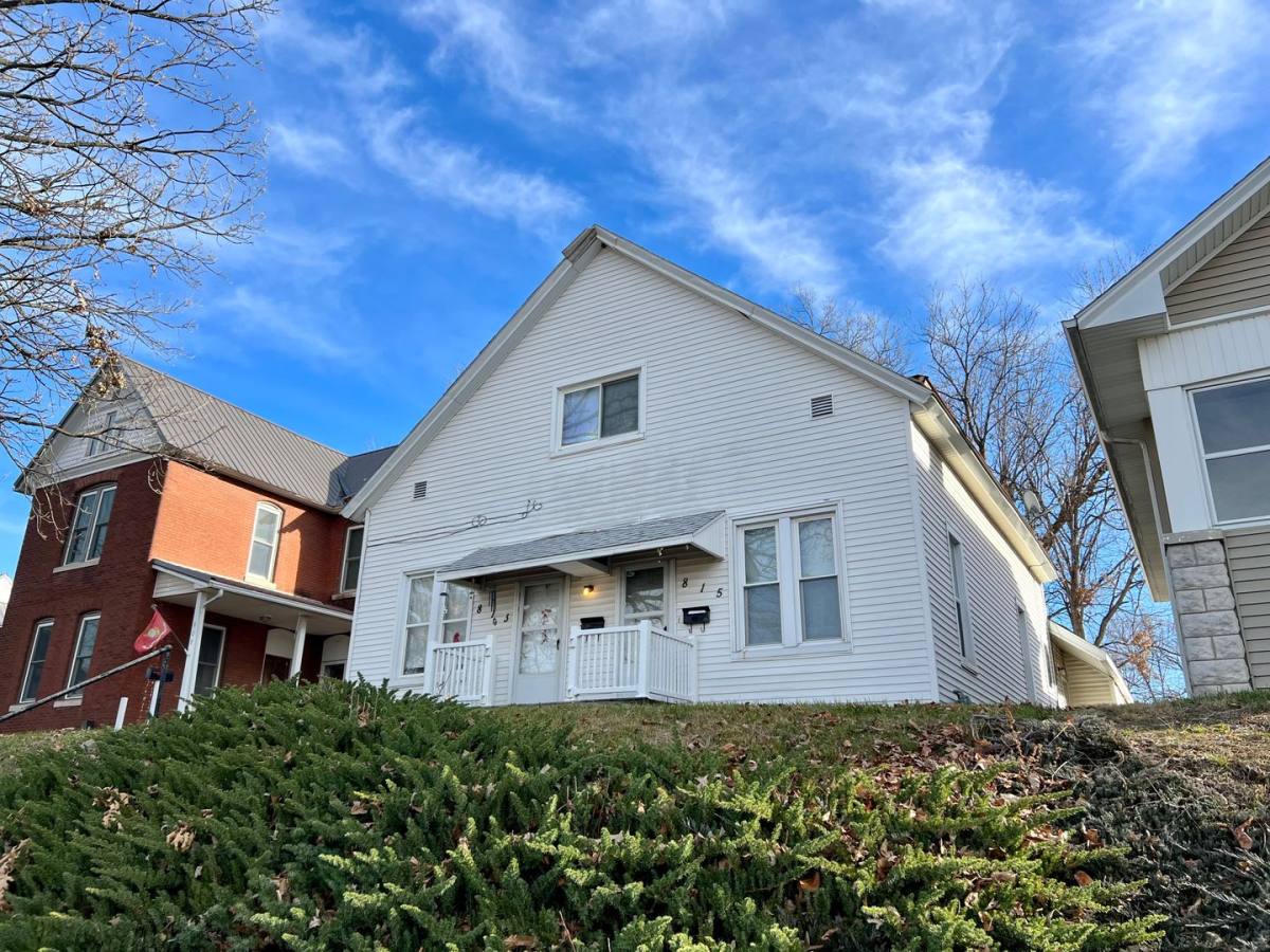 Apartment for rent at 813-815 S 14th, Quincy, IL 62301