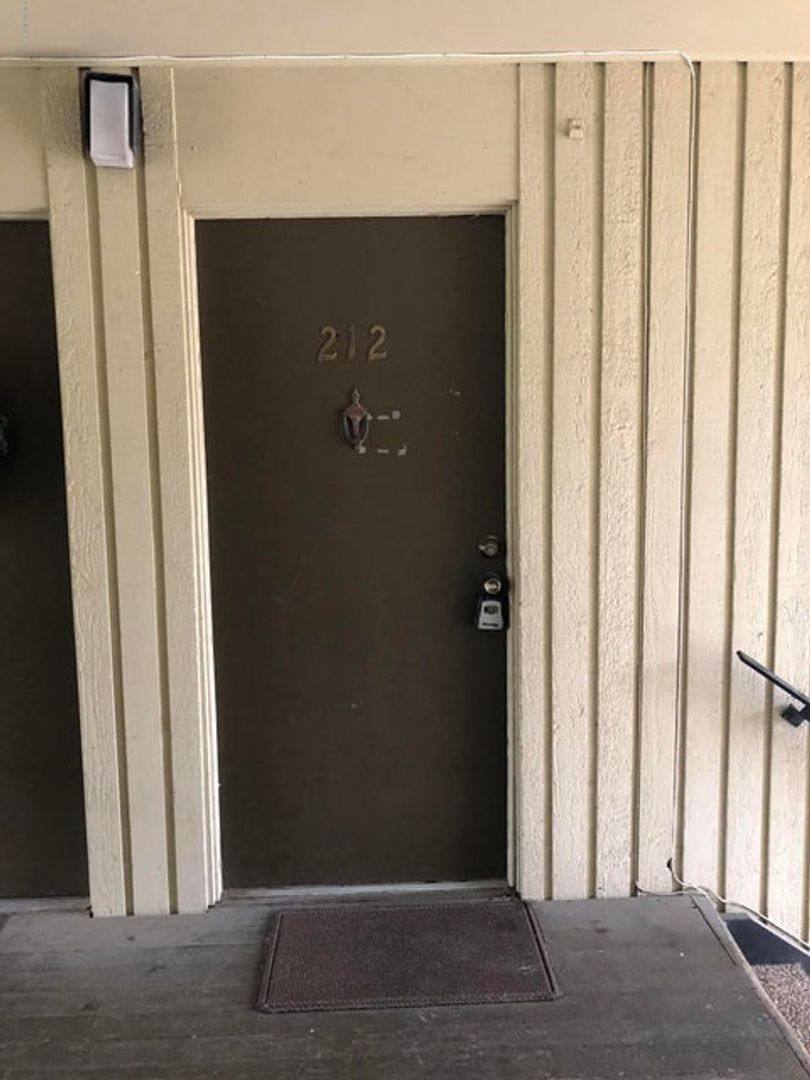 Apartment for rent at 1008 S College Rd, Lafayette, LA 70503