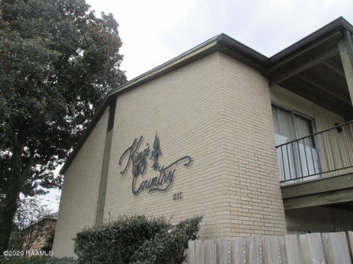 Apartment for rent at 1008 S College Rd, Lafayette, LA 70503
