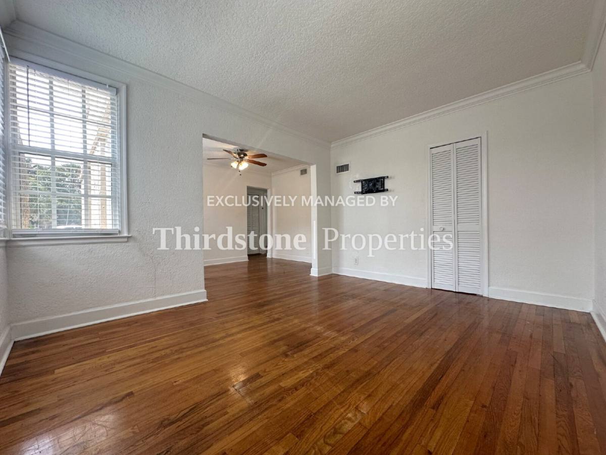 Apartment for rent at 319 1st Ave N #1A, Jacksonville Beach, FL 32250