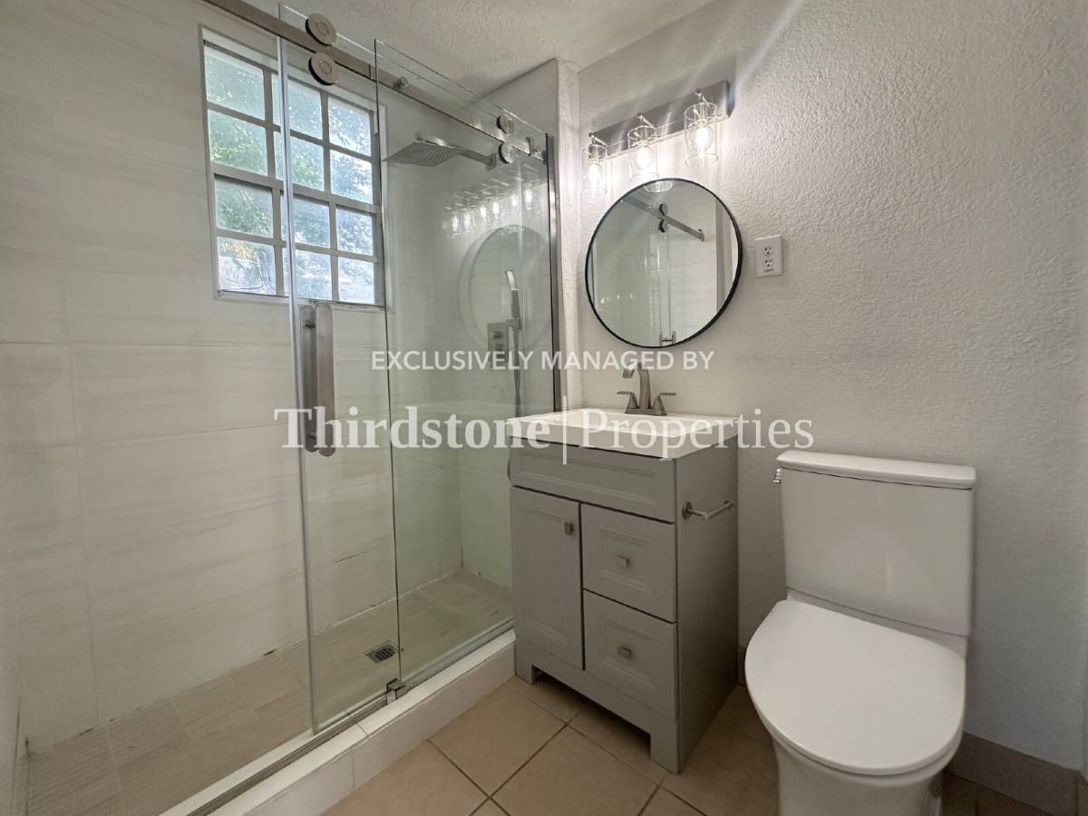 Apartment for rent at 319 1st Ave N #1A, Jacksonville Beach, FL 32250