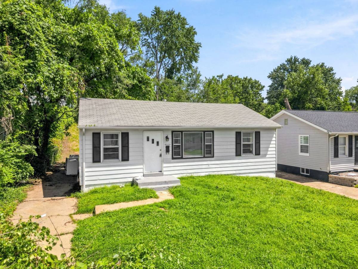 House for rent at 8515 Jenny Dr, Saint Louis, MO 63121
