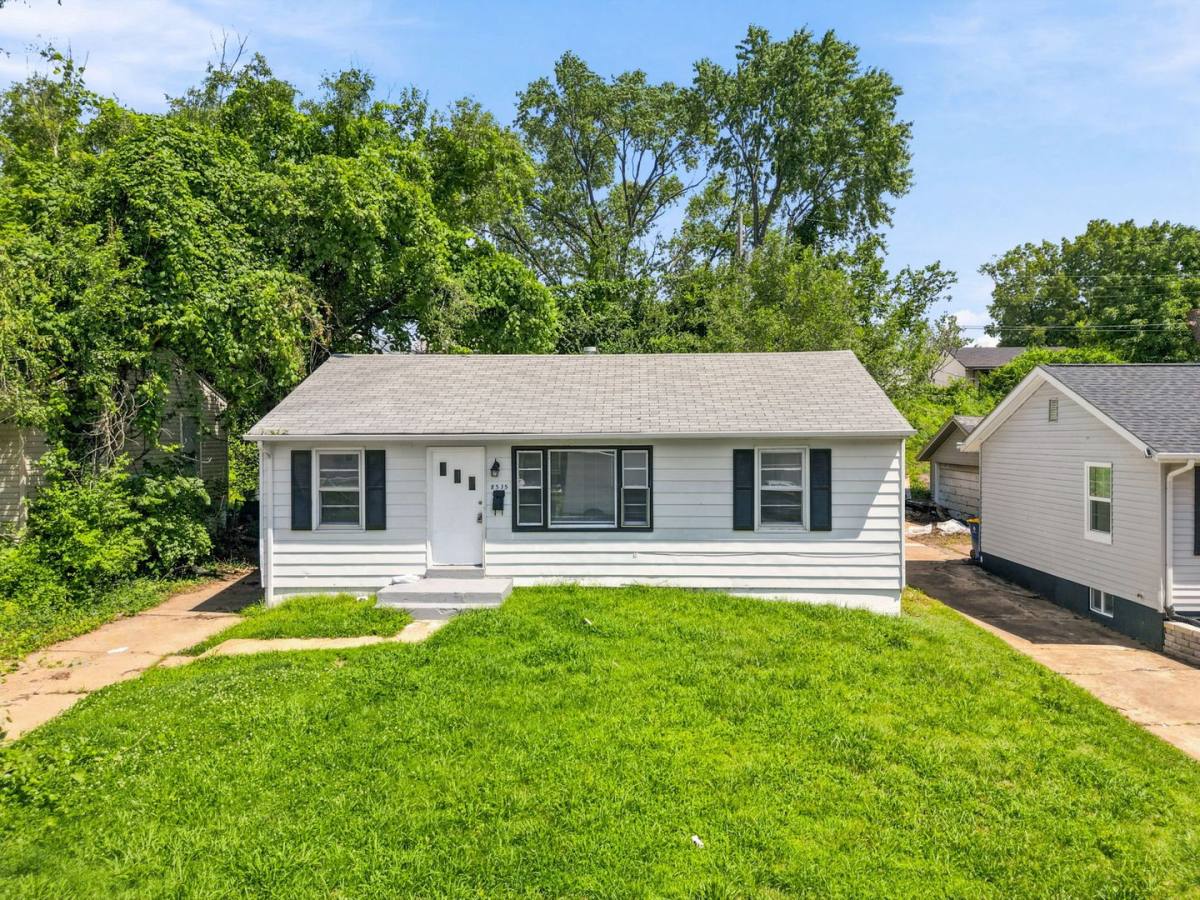 House for rent at 8515 Jenny Dr, Saint Louis, MO 63121