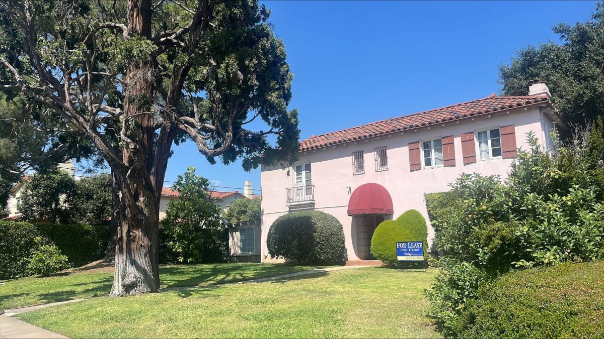 Apartment for rent at 1171 Huntington Dr, South Pasadena, CA 91030