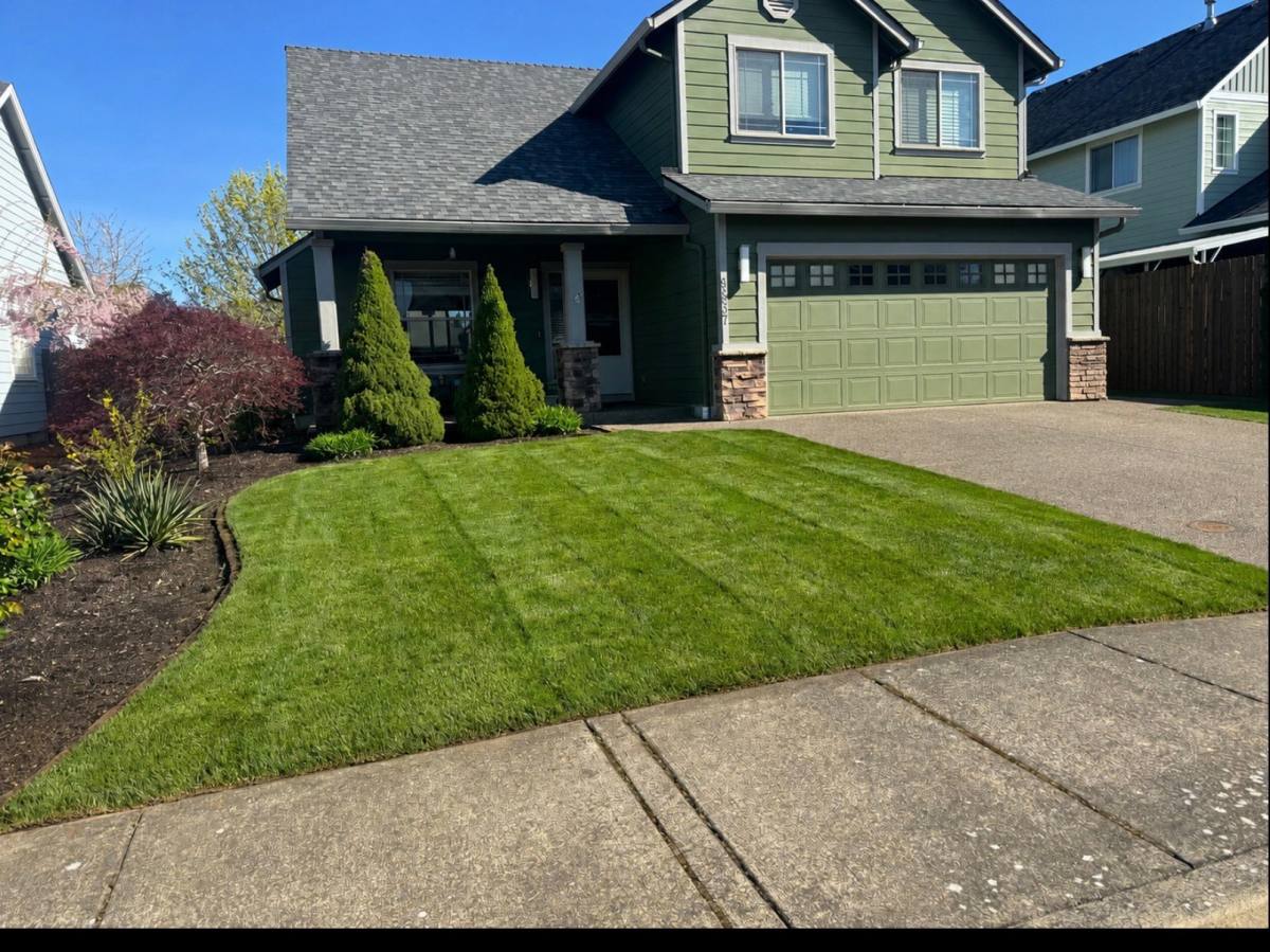House for rent at 9837 Deer St, Aumsville, OR 97325