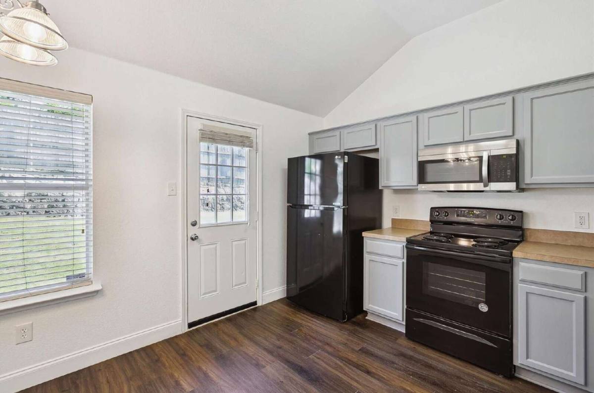 House for rent at 1446 Sax Leigh Dr, Dallas, TX 75241