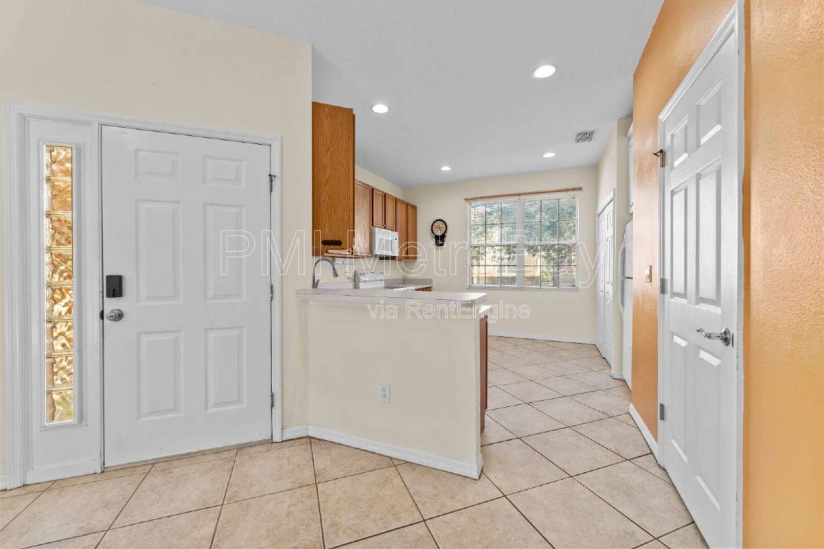 Townhouse for rent at 1938 Fiesta Ridge Court, Tampa, FL 33604