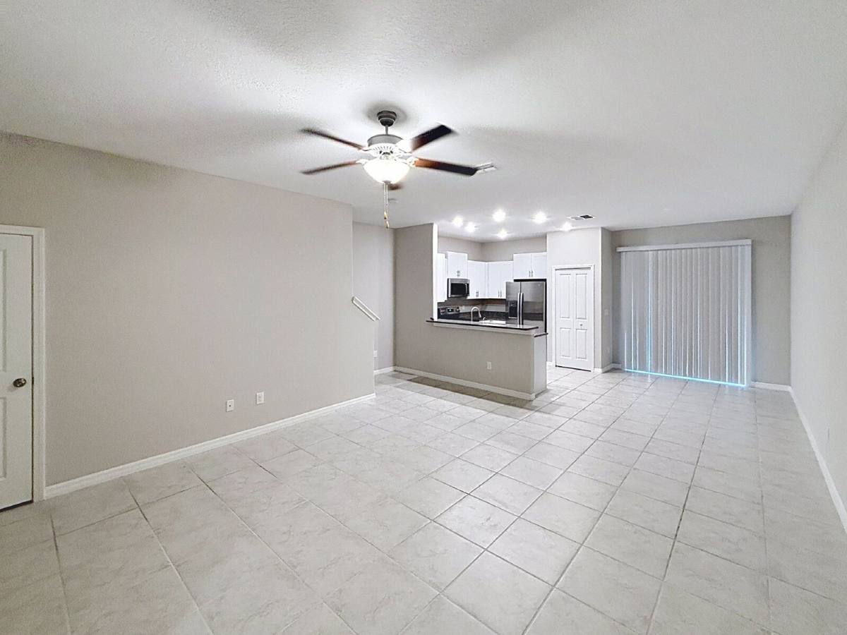 Townhouse for rent at 9528 Pembrooke Pines Dr, Sun City Center, FL 33573