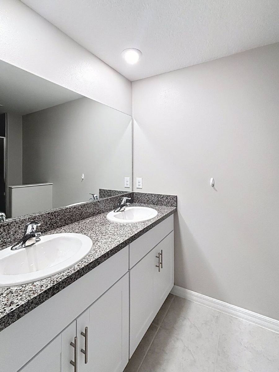 Townhouse for rent at 9528 Pembrooke Pines Dr, Sun City Center, FL 33573