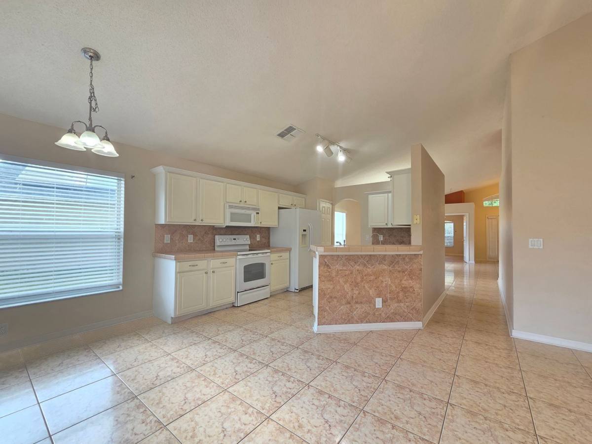 House for rent at 13912 Valleybrooke Lane, Orlando, FL 32826