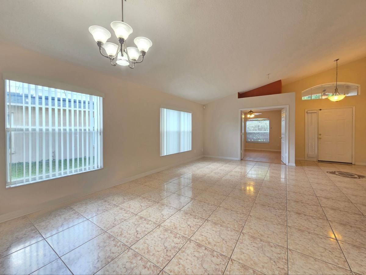 House for rent at 13912 Valleybrooke Lane, Orlando, FL 32826