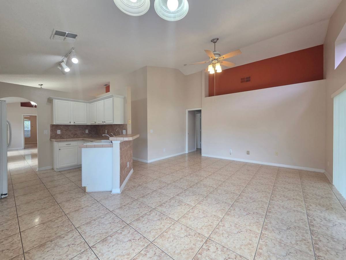 House for rent at 13912 Valleybrooke Lane, Orlando, FL 32826