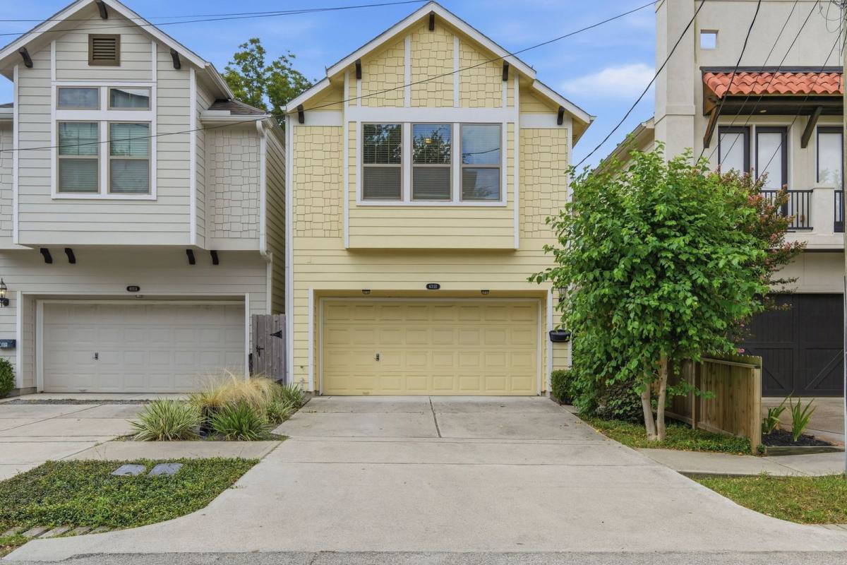 Apartment for rent at 6011 Truro St #B, Houston, TX 77007