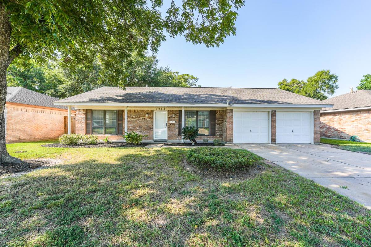 House for rent at 7015 Pine Vista Lane, Houston, TX 77092