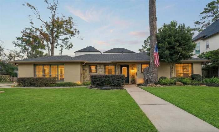 House for rent at 1534 Glourie Dr, Houston, TX 77055