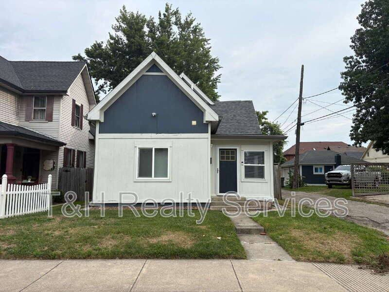 House for rent at 422 Iowa St, Indianapolis, IN 46225