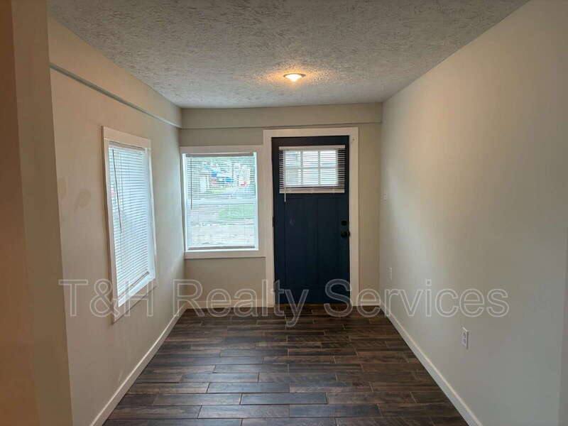 House for rent at 422 Iowa St, Indianapolis, IN 46225