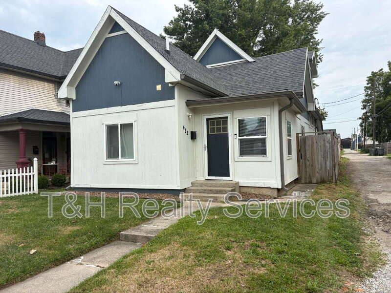 House for rent at 422 Iowa St, Indianapolis, IN 46225