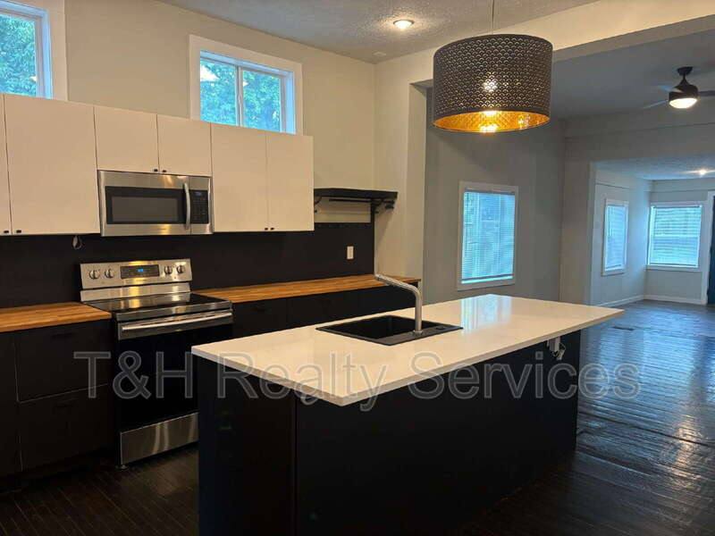 House for rent at 422 Iowa St, Indianapolis, IN 46225