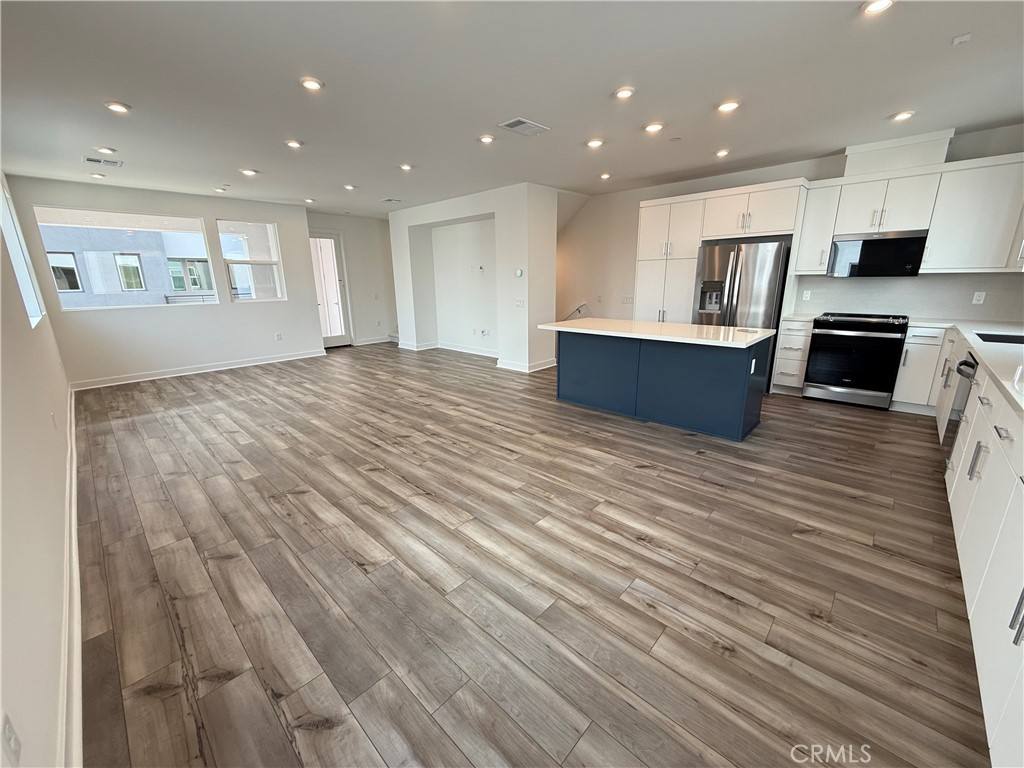 693 S Lyon St #693, Santa Ana, CA 92705 - Apartment for Rent - Image 10