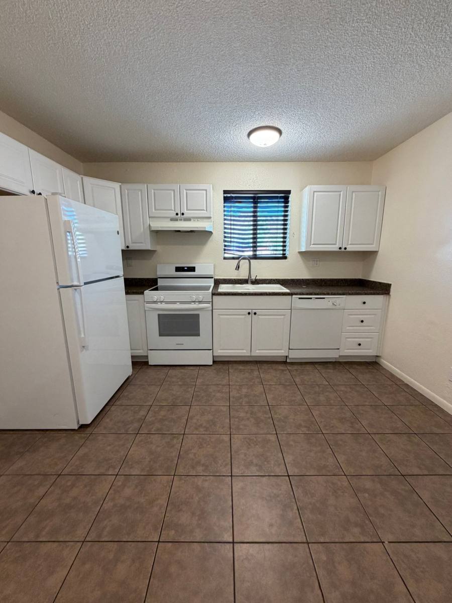 Apartment for rent at 1420 E Brown St, Phoenix, AZ 85020