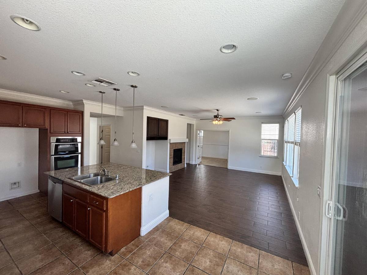 House for rent at 1247 Jewel Flower Dr, Patterson, CA 95363