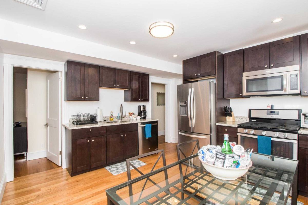 38 Clay St, Cambridge, MA 02140 - Apartment for Rent - Image 3