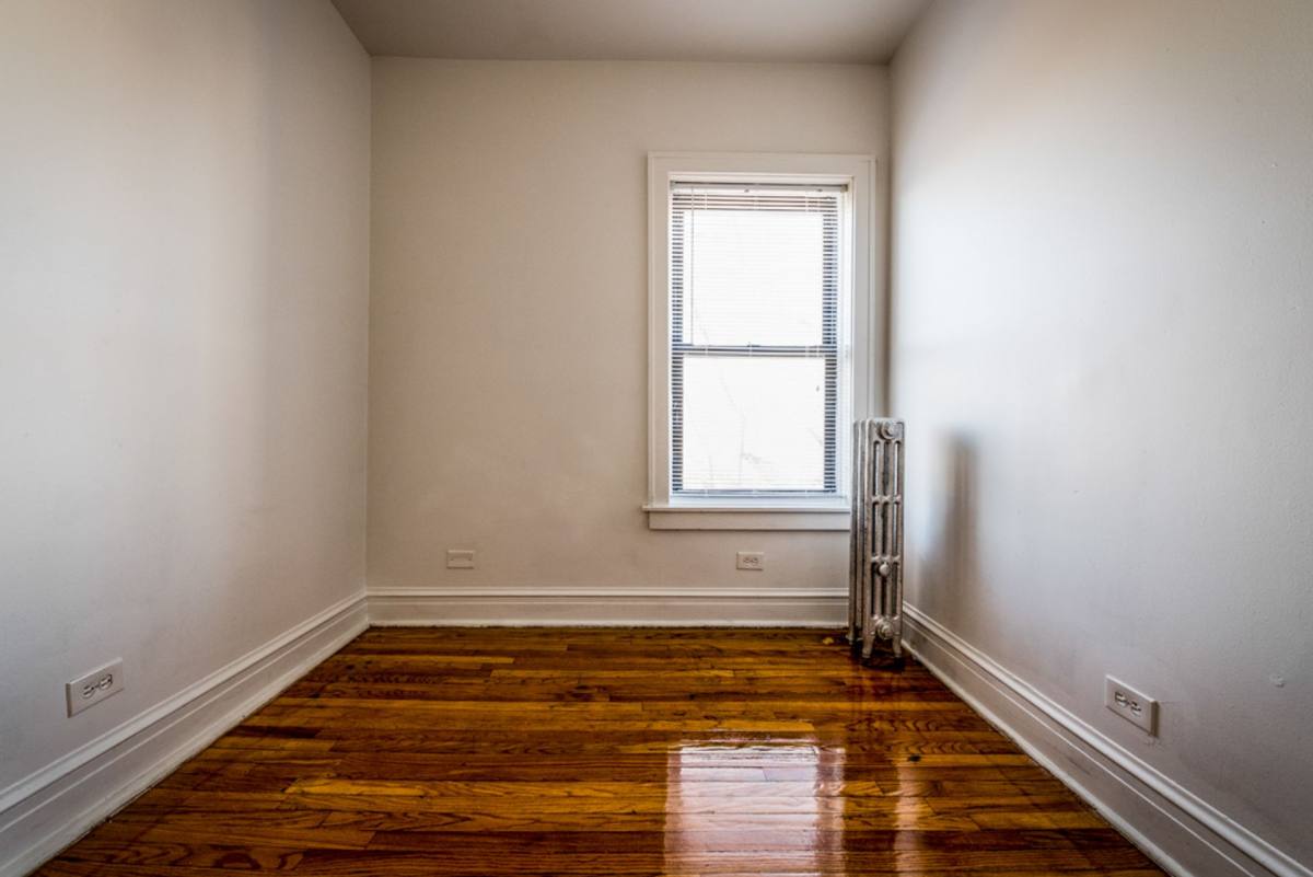Apartment for rent at 6400 S Rockwell St, Chicago, IL 60629