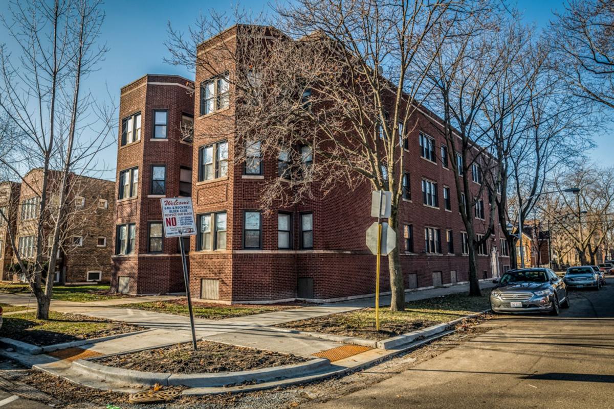 Apartment for rent at 6400 S Rockwell St, Chicago, IL 60629