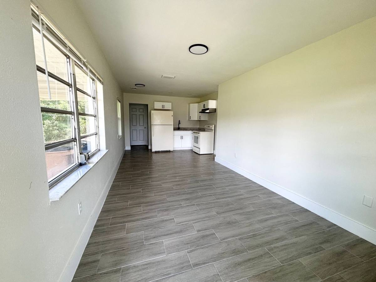 Apartment for rent at 559 561 Wood Ave, Fort Myers, FL 33905