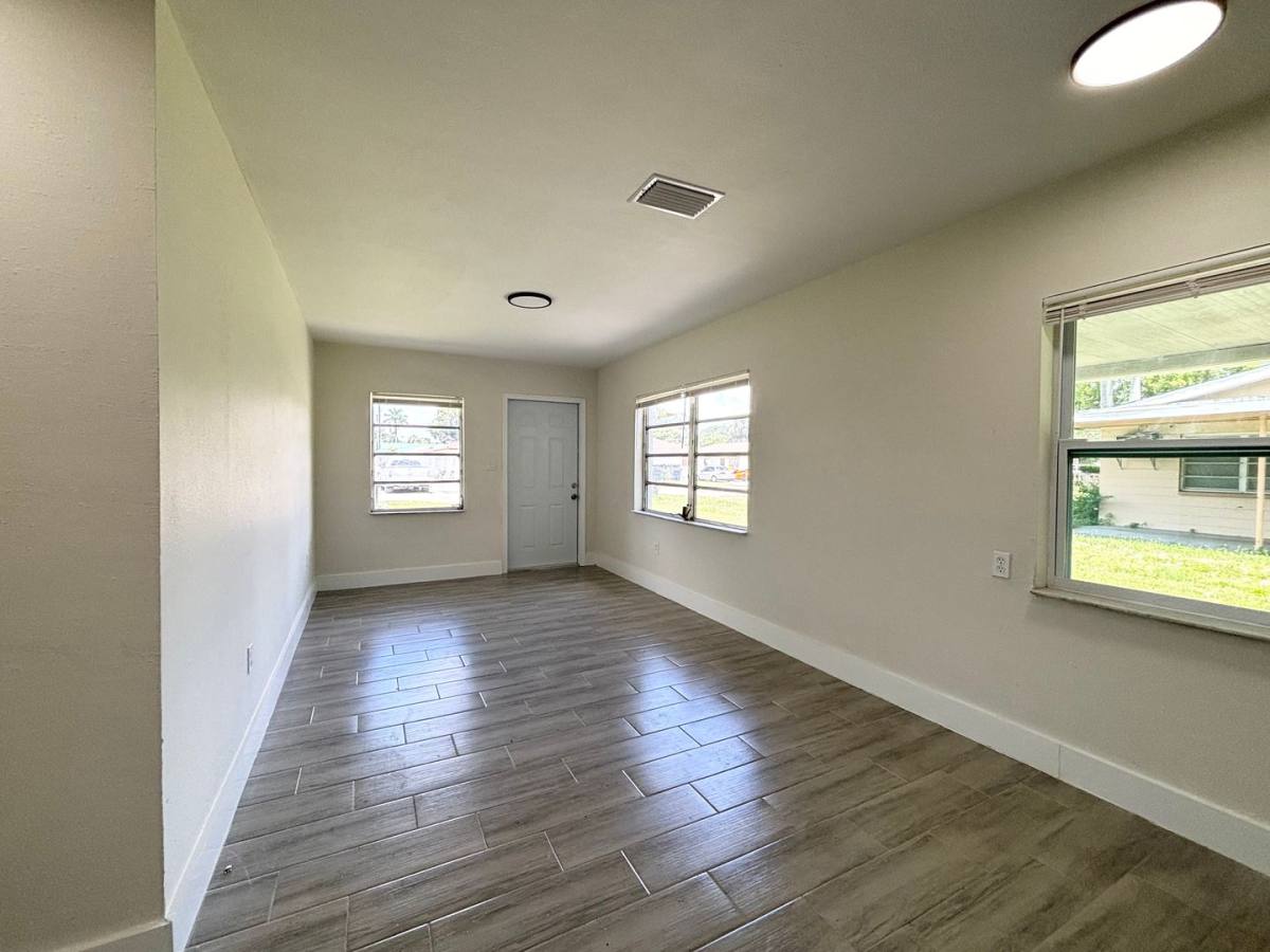 Apartment for rent at 559 561 Wood Ave, Fort Myers, FL 33905