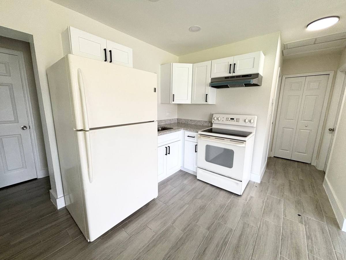 Apartment for rent at 559 561 Wood Ave, Fort Myers, FL 33905