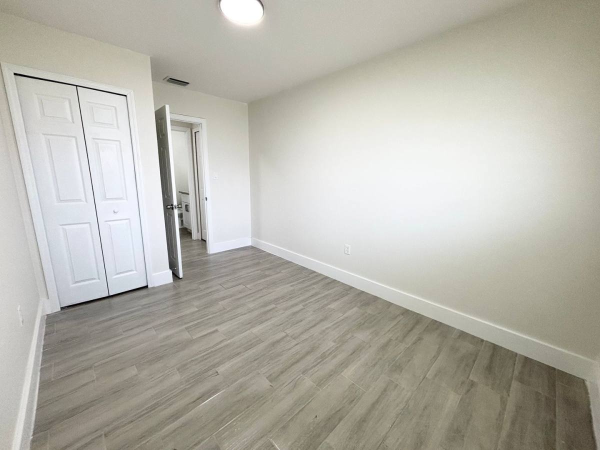 Apartment for rent at 559 561 Wood Ave, Fort Myers, FL 33905