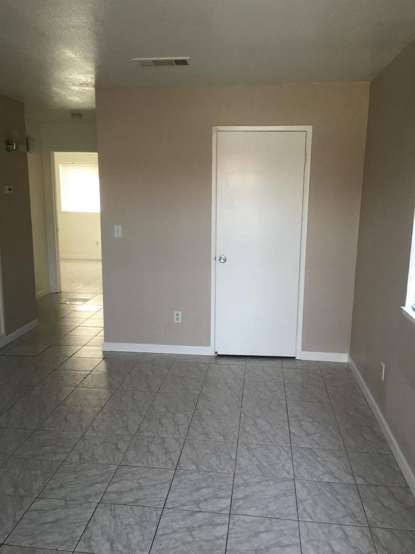 Apartment for rent at 238 N 4th Ave, Oakdale, CA 95361