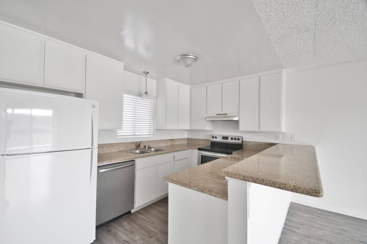 Apartment for rent at 682 4th St, Hermosa Beach, CA 90254