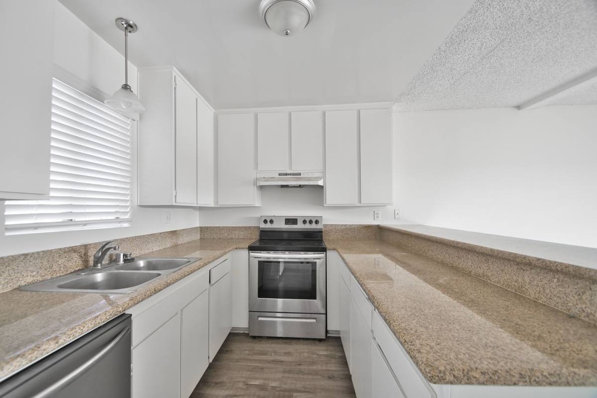 Apartment for rent at 682 4th St, Hermosa Beach, CA 90254