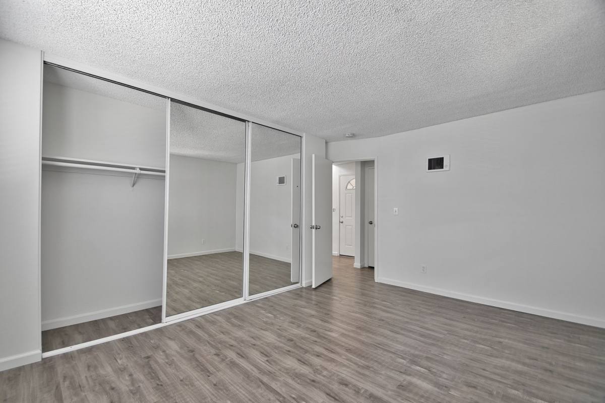 Apartment for rent at 682 4th St, Hermosa Beach, CA 90254