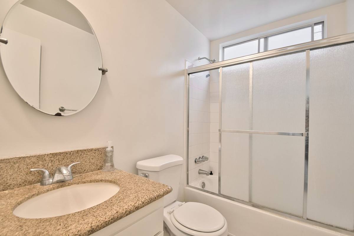 Apartment for rent at 682 4th St, Hermosa Beach, CA 90254