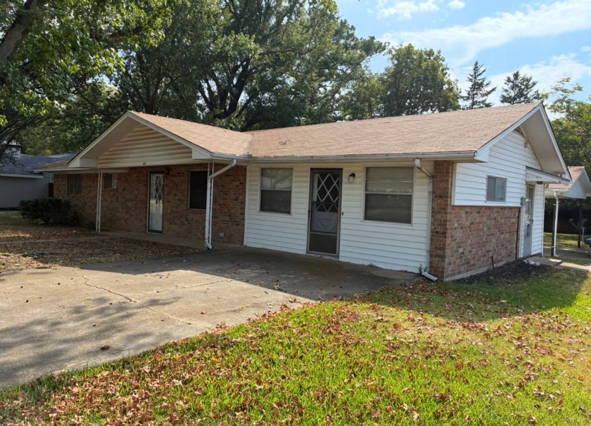 House for rent at 200 Robin Way, Mount Vernon, TX 75457