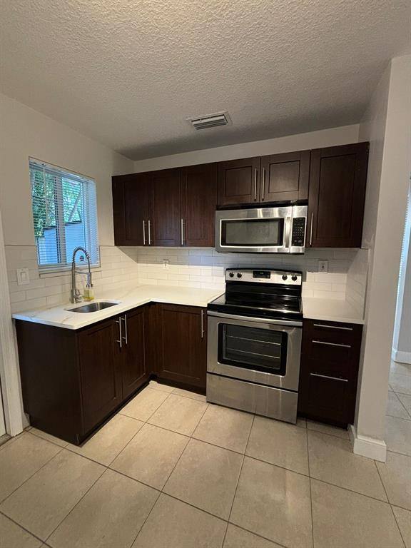 Apartment for rent at 1713 N Dixie Highway 1713-3, Fort Lauderdale, FL 33305