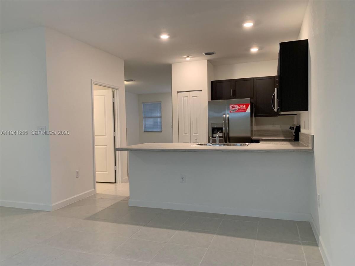 Townhouse for rent at 1271 SE 27th St, Homestead, FL 33035