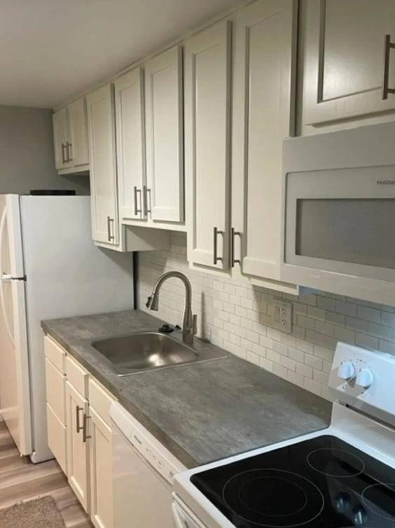 Apartment for rent at Fox Creek, 2015 N McCord Rd, Toledo, OH 43615