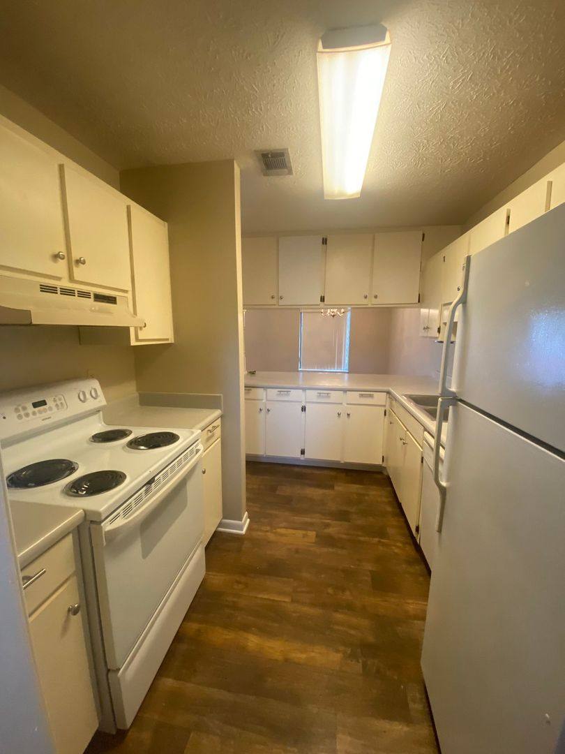 Townhouse for rent at 521 E 5th Court, Panama City, FL 32401