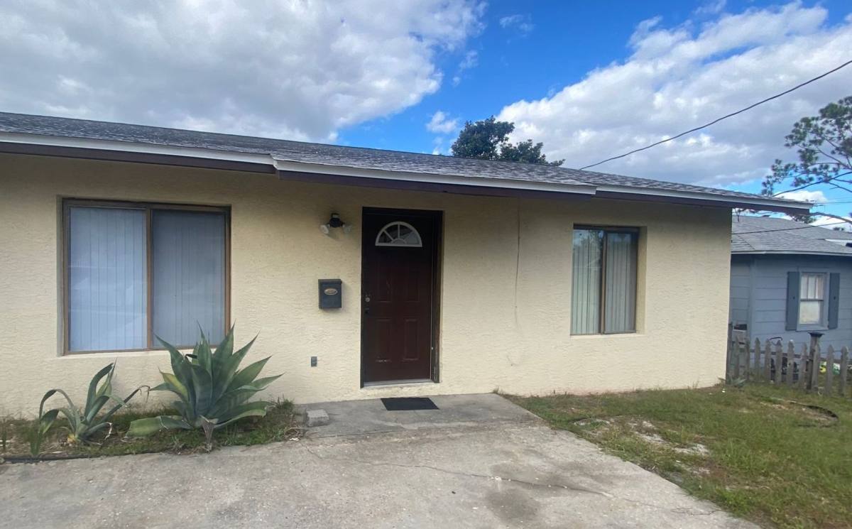 Townhouse for rent at 521 E 5th Court, Panama City, FL 32401
