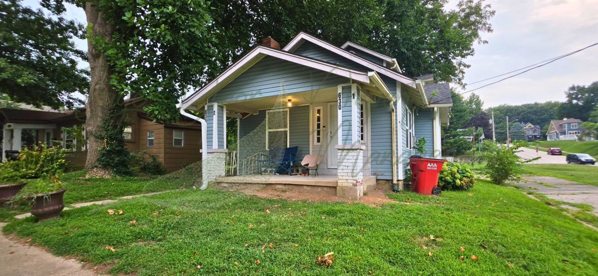 Apartment for rent at 630 N Pleasant St, Independence, MO 64050