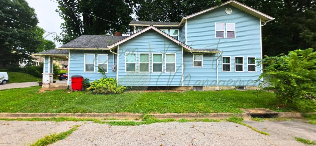 Apartment for rent at 630 N Pleasant St, Independence, MO 64050