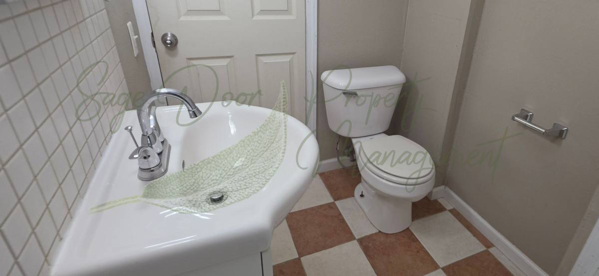 Apartment for rent at 630 N Pleasant St, Independence, MO 64050