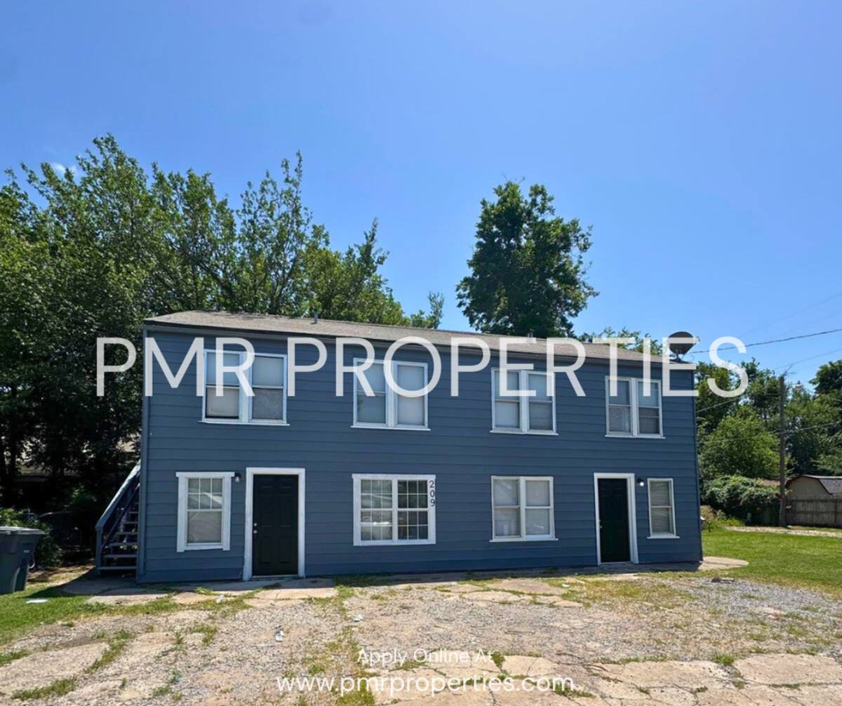 Apartment for rent at 209 NW 6th St, Lawton, OK 73507