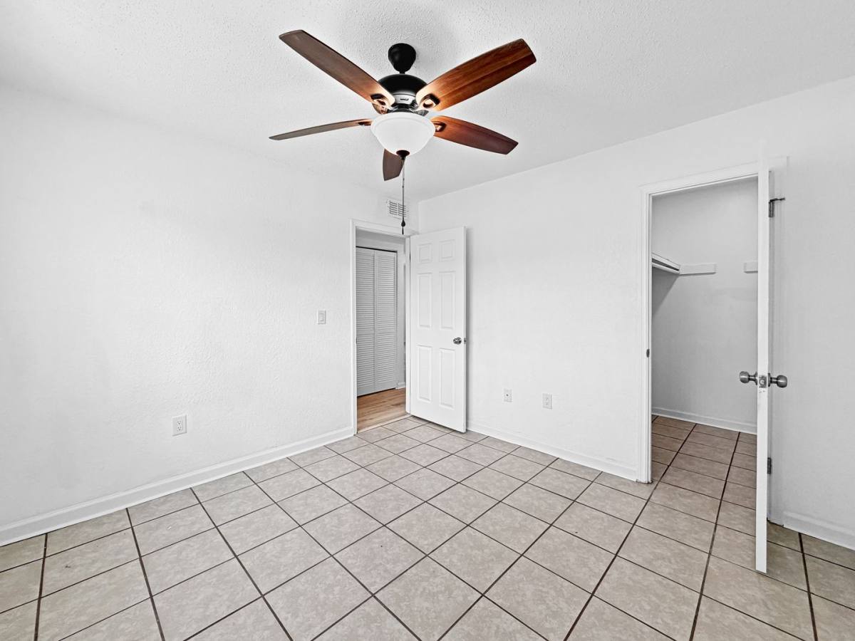 Apartment for rent at 1920 E Edgewood Dr, Lakeland, FL 33803