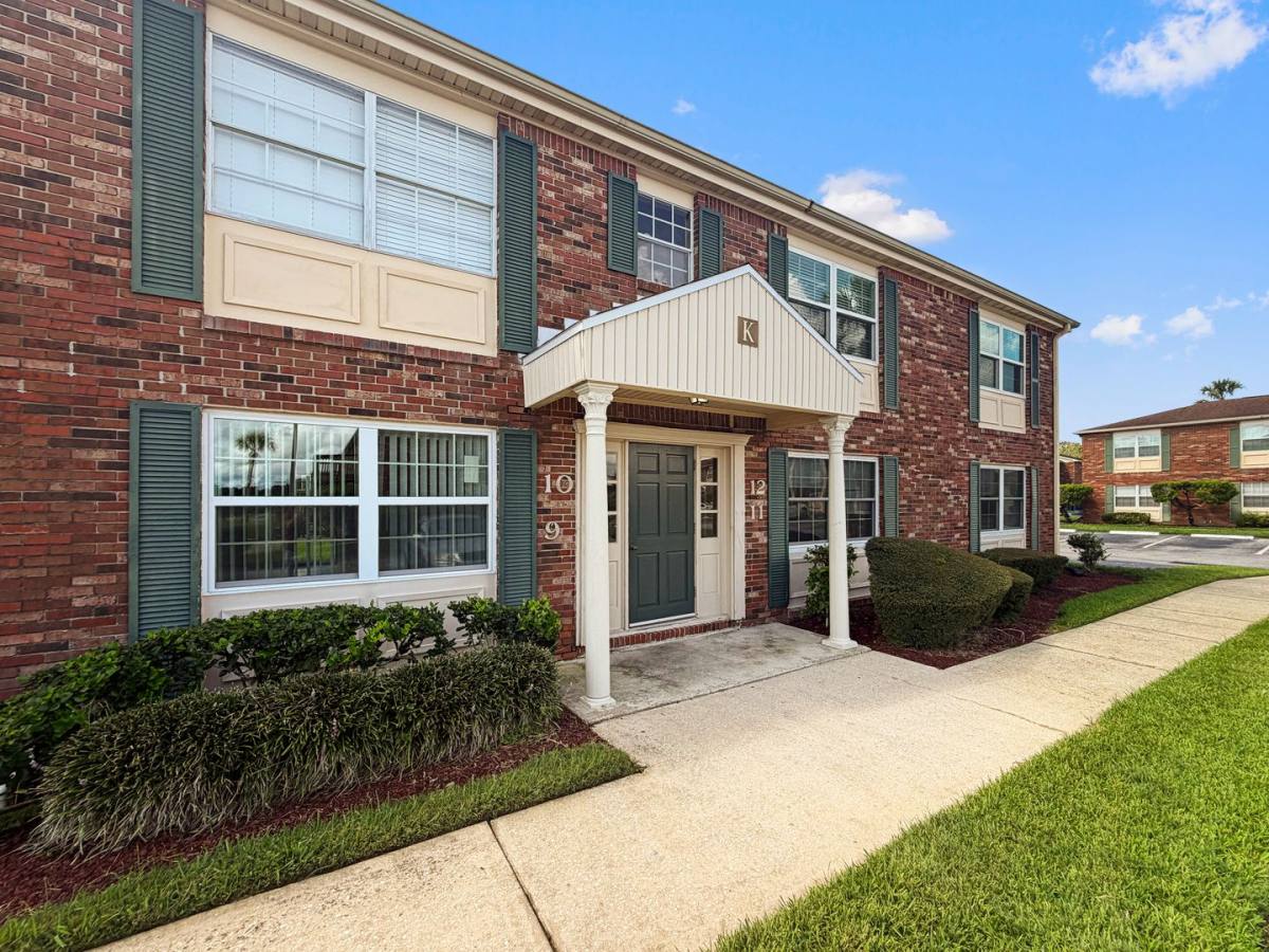 Apartment for rent at 1920 E Edgewood Dr, Lakeland, FL 33803